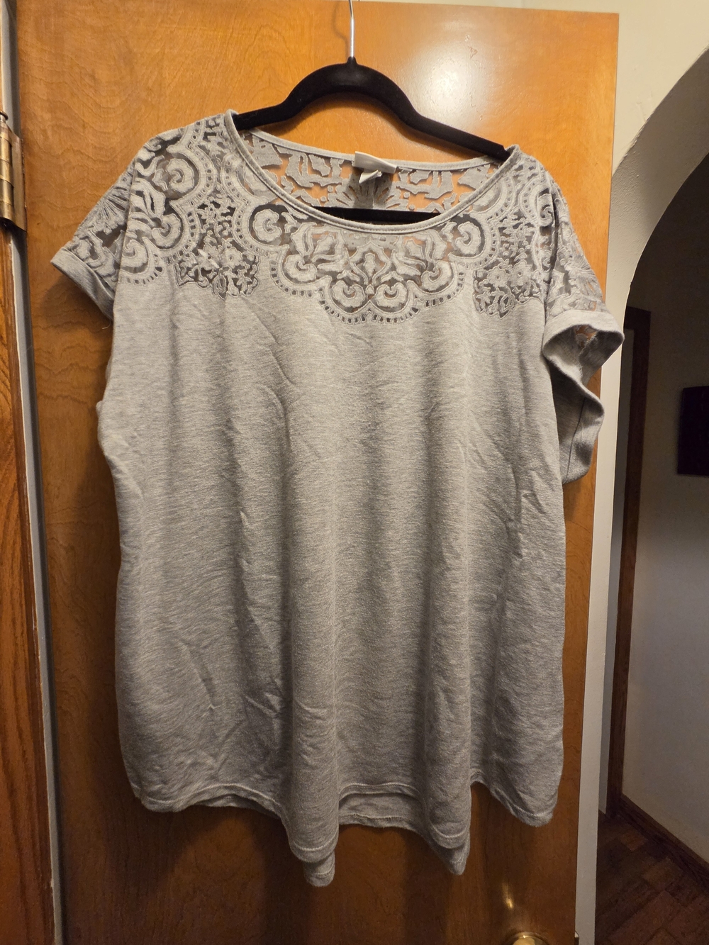 Ava & Viv Light Gray Embroidered Yoke Short Sleeve Top